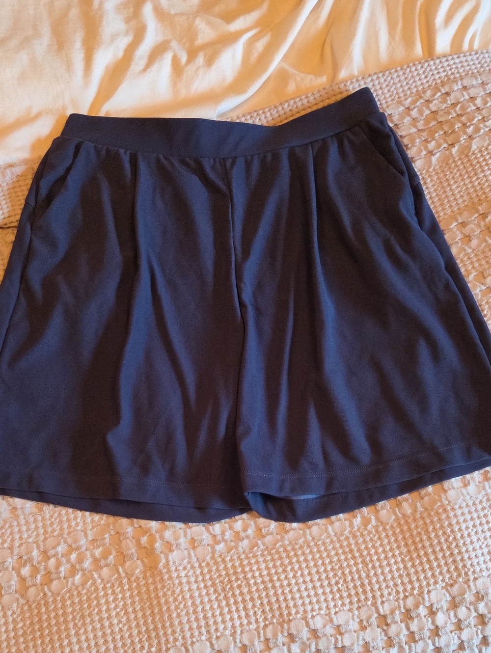 Women’s Halara Navy Pull-On Shorts Lg